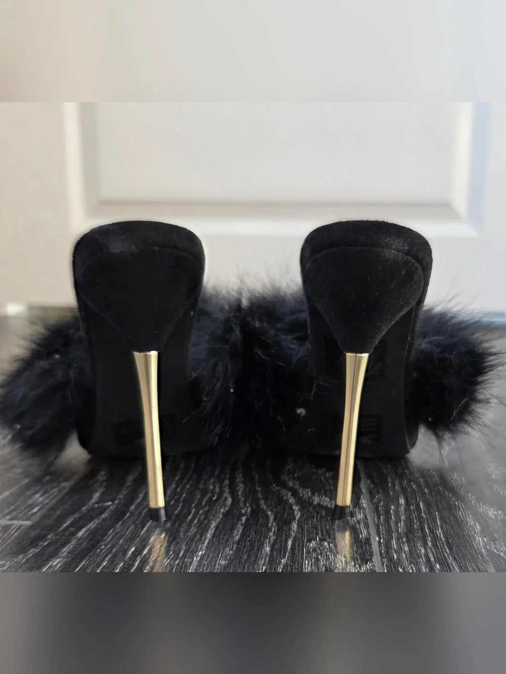 Cape Robbin Black Faux Fur Slide Mules - Picture 3 of 3